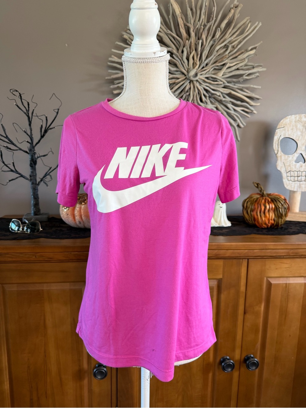 Nike short sleeve tee size in pink